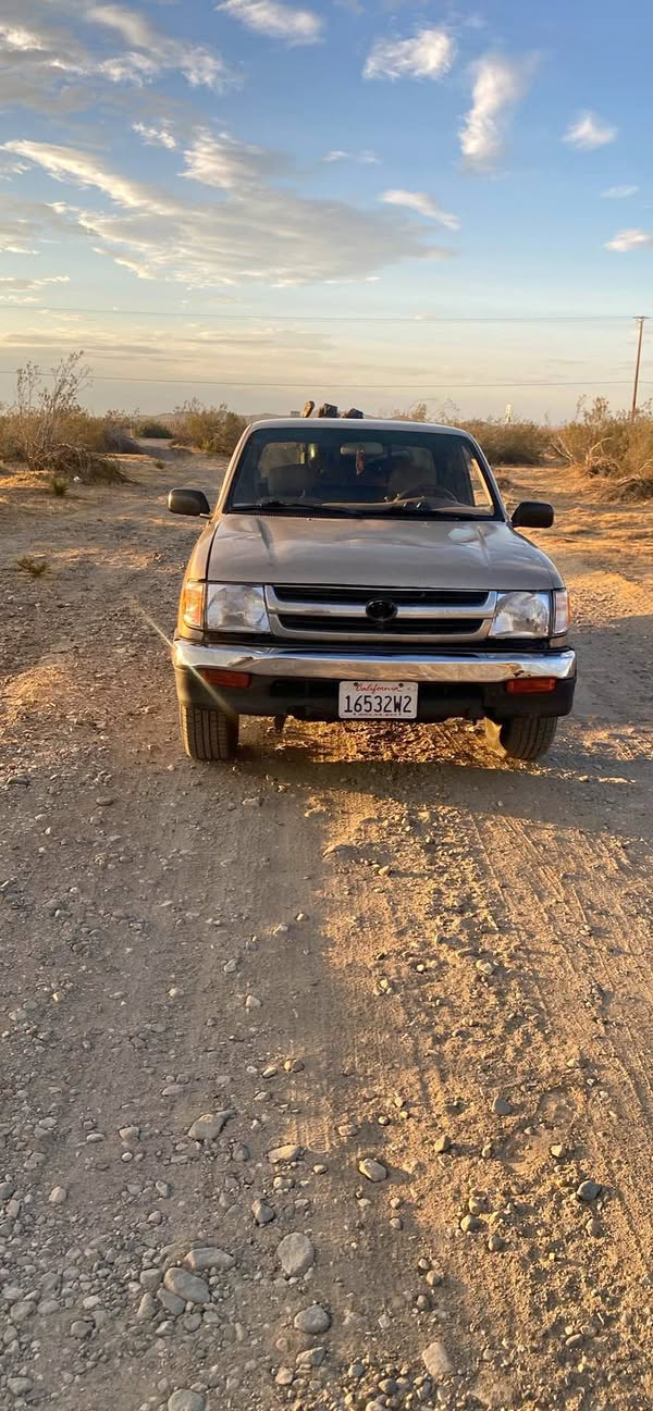 1999 Toyota Tacoma Xtracab - SR5 Pickup