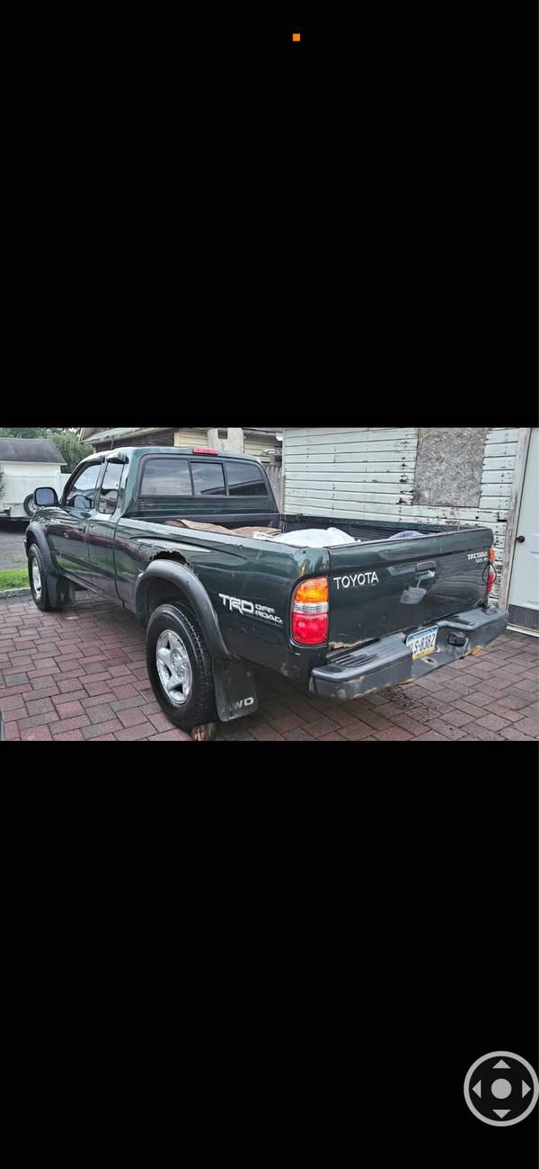2002 Toyota Tacoma Xtracab - Pickup