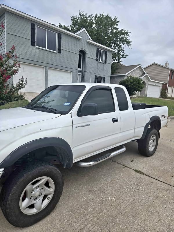 2004 Toyota Tacoma Xtracab - SR5 Pickup