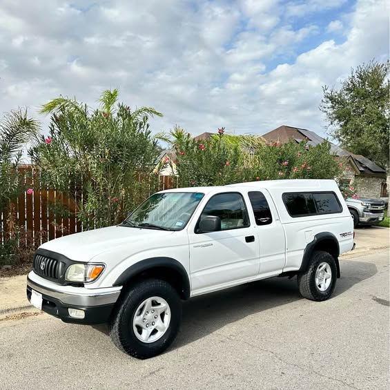 2002 Toyota Tacoma Xtracab - Pickup
