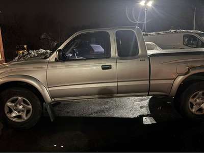 2003 Toyota Tacoma - SR5 Pickup