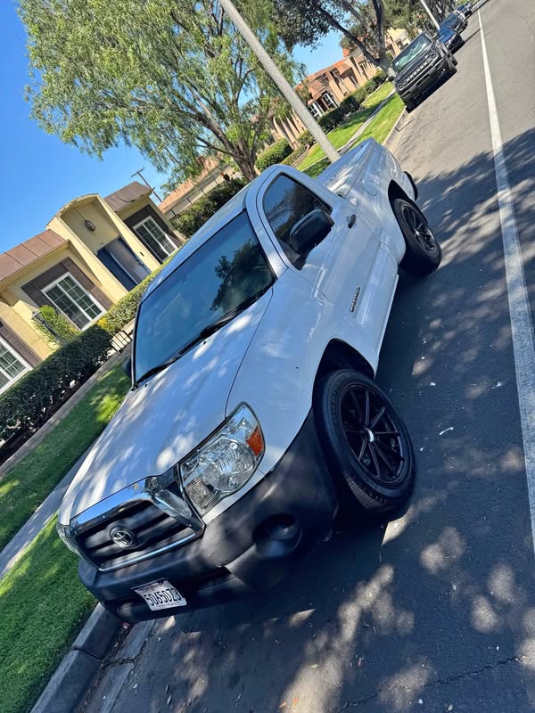2005 Toyota Tacoma - Pickup