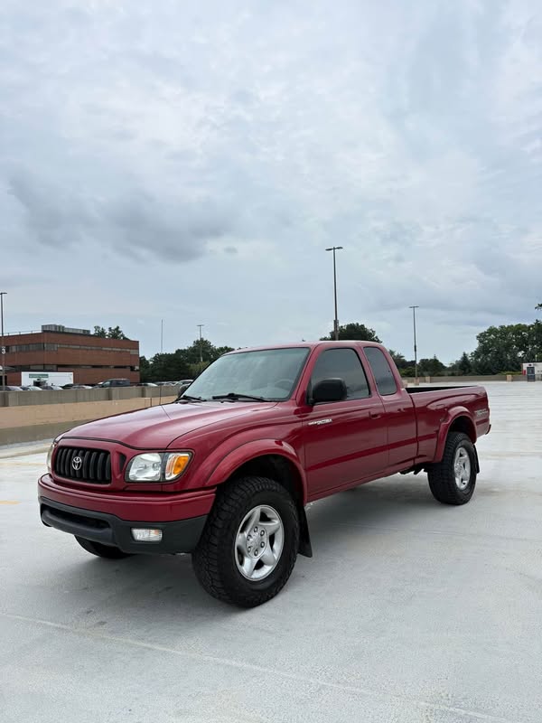 2004 Toyota Tacoma Access Cab - SR5