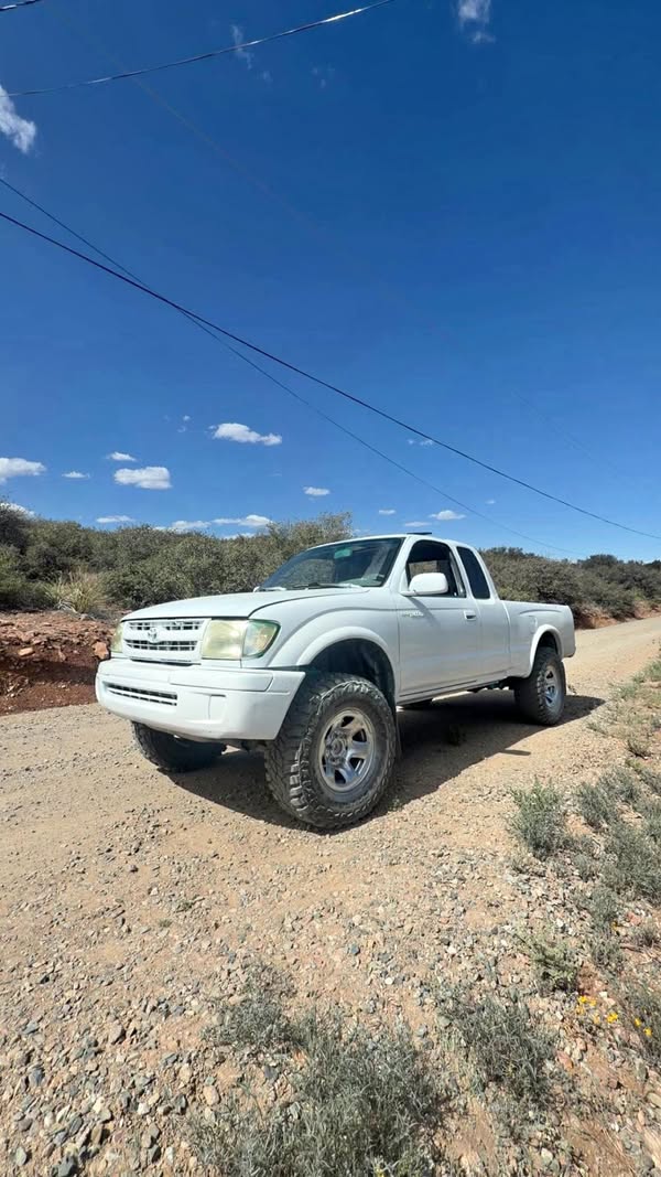 1999 Toyota Tacoma Xtracab - Limited Pickup