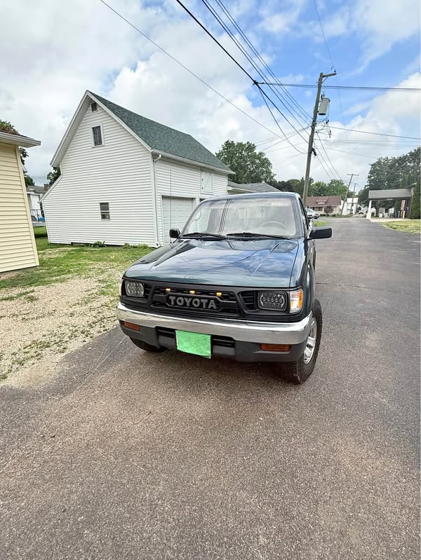 1996 Toyota Tacoma - 4WD 4D