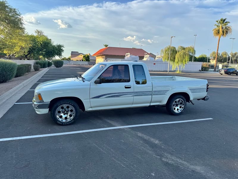 1994 Toyota Tacoma Xtracab - SR5 Pickup