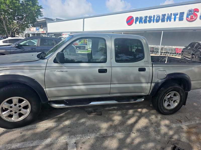2002 Toyota Tacoma Xtracab - Pickup