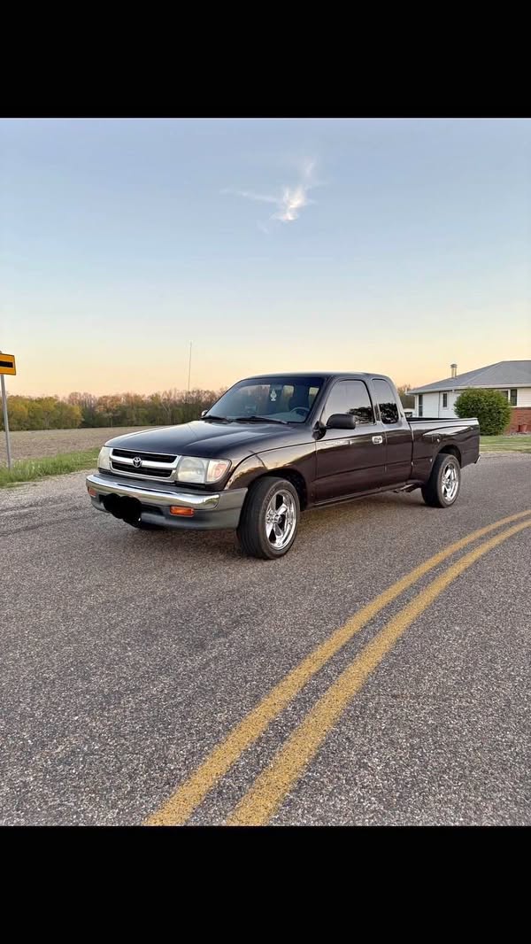 1999 Toyota Tacoma - SR5 Pickup