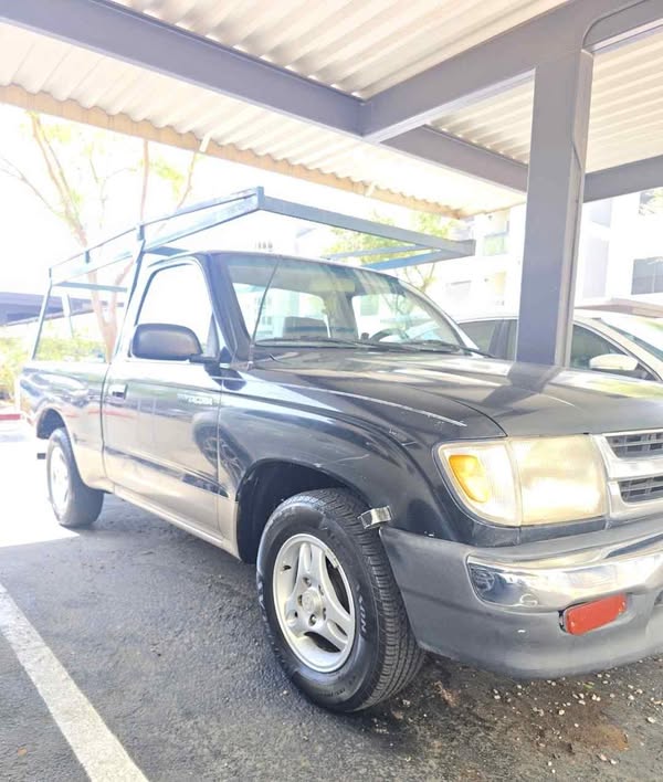 1999 Toyota Tacoma - Pickup