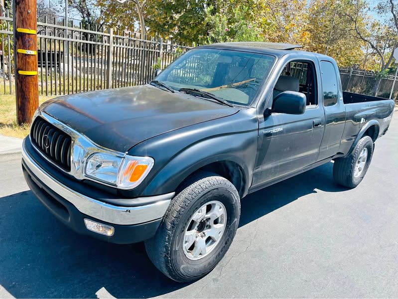 2000 Toyota Tacoma - PreRunner