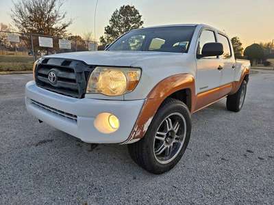 2005 Toyota Tacoma - PreRunner 4D