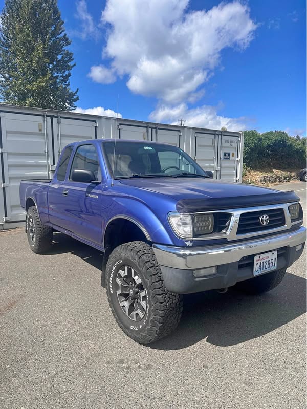 1995 Toyota Tacoma Xtracab - 4x4 V6 5-spd