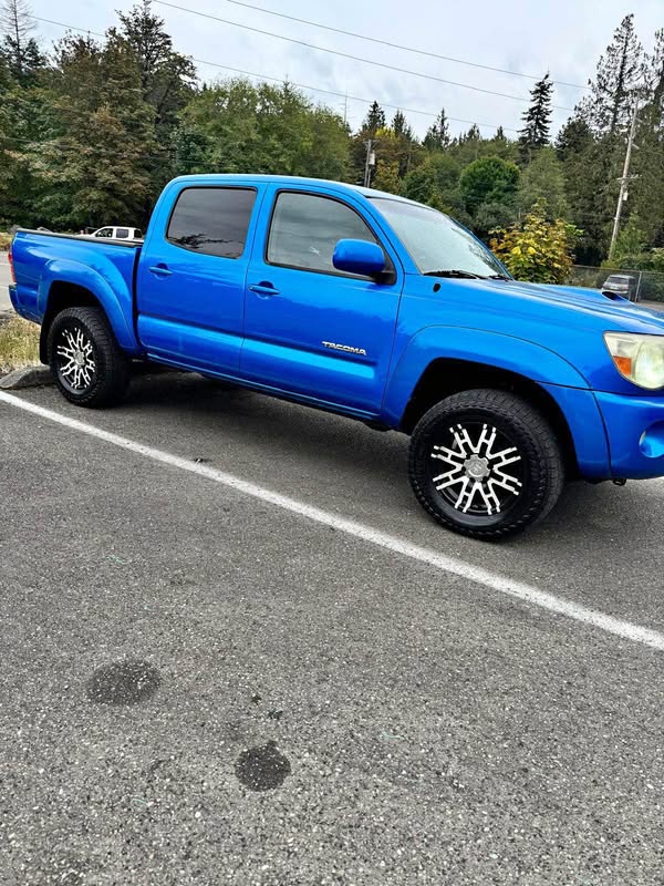 2005 Toyota Tacoma - Pickup