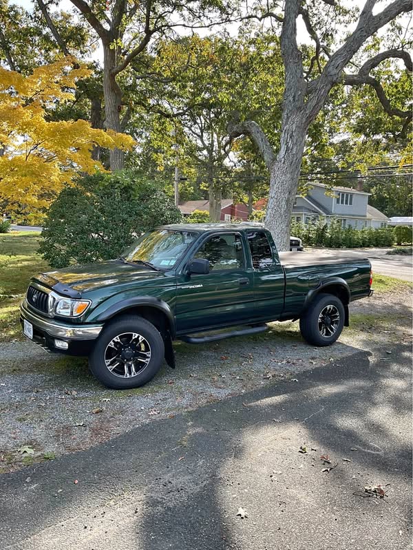 2004 Toyota Tacoma - SR5 Pickup