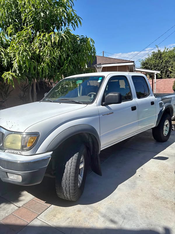 2004 Toyota Tacoma - Pickup