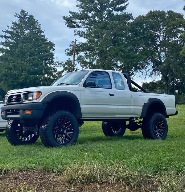 1996 Toyota Tacoma - 4WD 4D