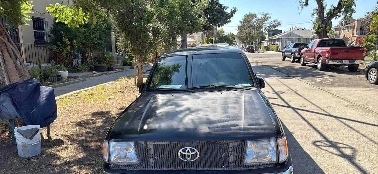 1999 Toyota Tacoma Xtracab - Pickup