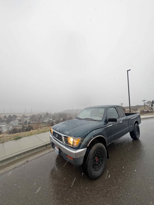 1995 Toyota Tacoma Xtracab - SR5 Pickup