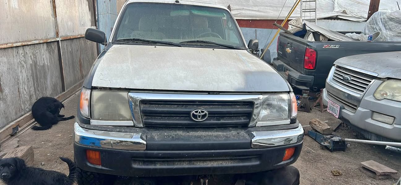 1999 Toyota Tacoma - PreRunner 4D