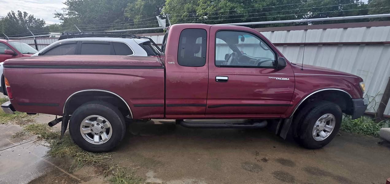 2000 Toyota Tacoma Xtracab - PreRunner