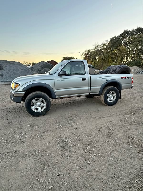 2002 Toyota Tacoma Regular Cab - Pickup 2D 6 ft