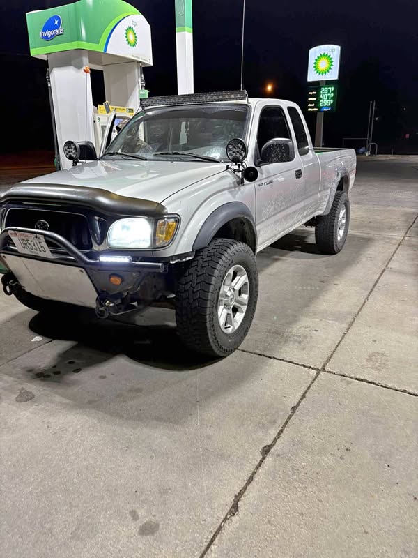 2003 Toyota Tacoma Xtracab - SR5 Pickup