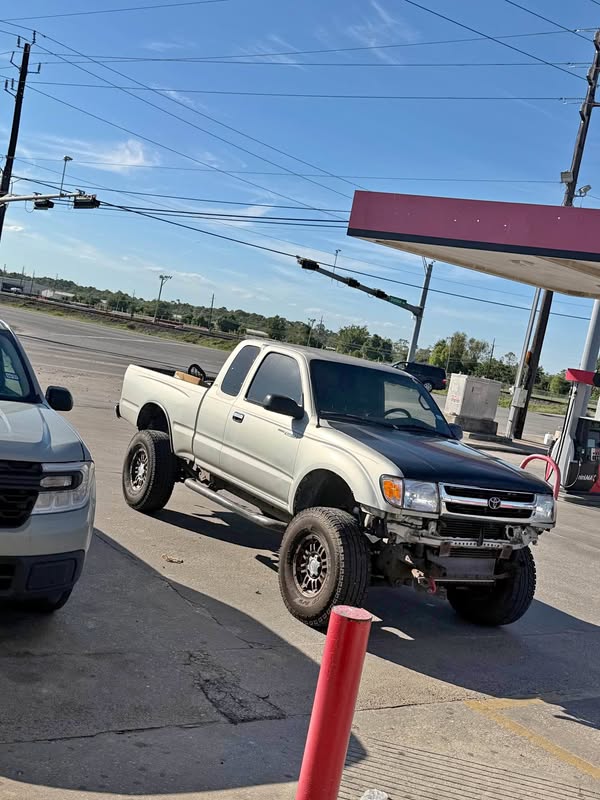 2000 Toyota Tacoma - 4x4