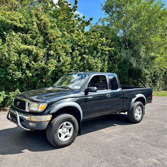 2002 Toyota Tacoma Regular Cab - PreRunner Short Bed
