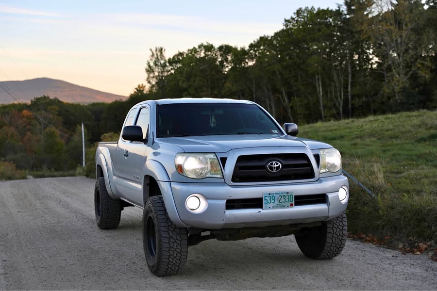 2005 Toyota Tacoma Access Cab - Pickup 4D 6 ft