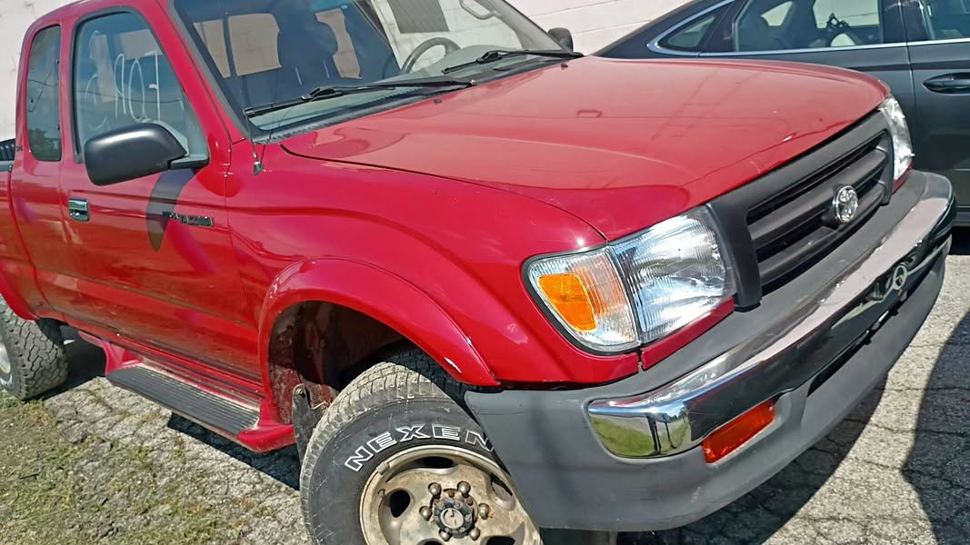 1998 Toyota Tacoma Xtracab - Pickup