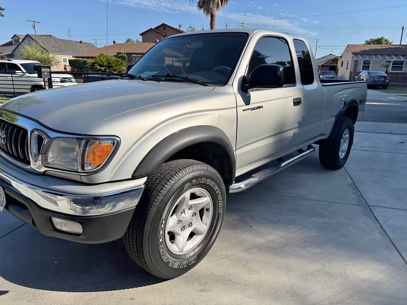 2004 Toyota Tacoma Xtracab - PreRunner