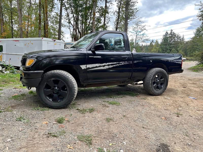 1995 Toyota Tacoma Regular Cab - Pickup 2D 6 ft