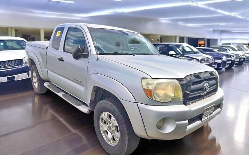 2005 Toyota Tacoma  PreRunner V6 Truck 4DR