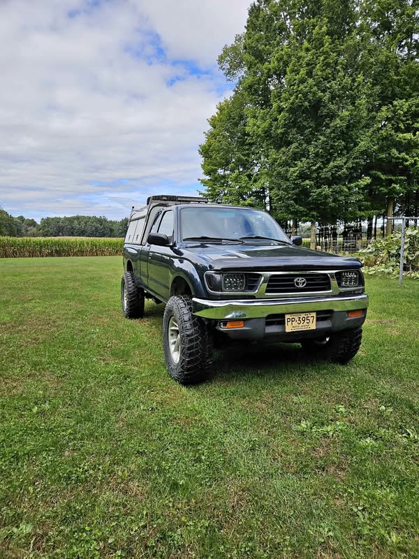1995 Toyota Tacoma Xtracab - SR5 Pickup