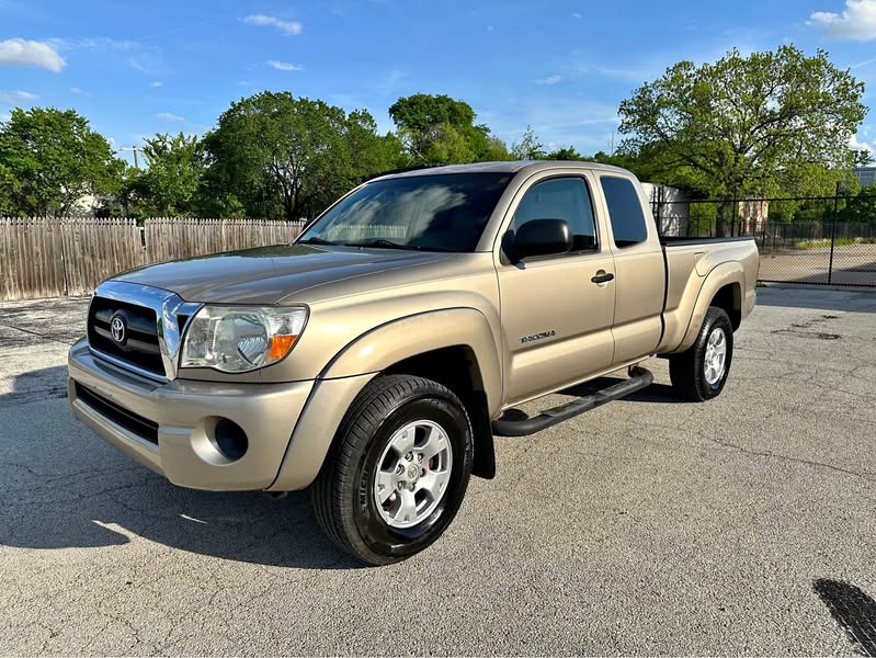 2005 Toyota Tacoma - Pickup