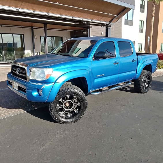 2005 Toyota Tacoma - SR5 Pickup 4D 5 ft