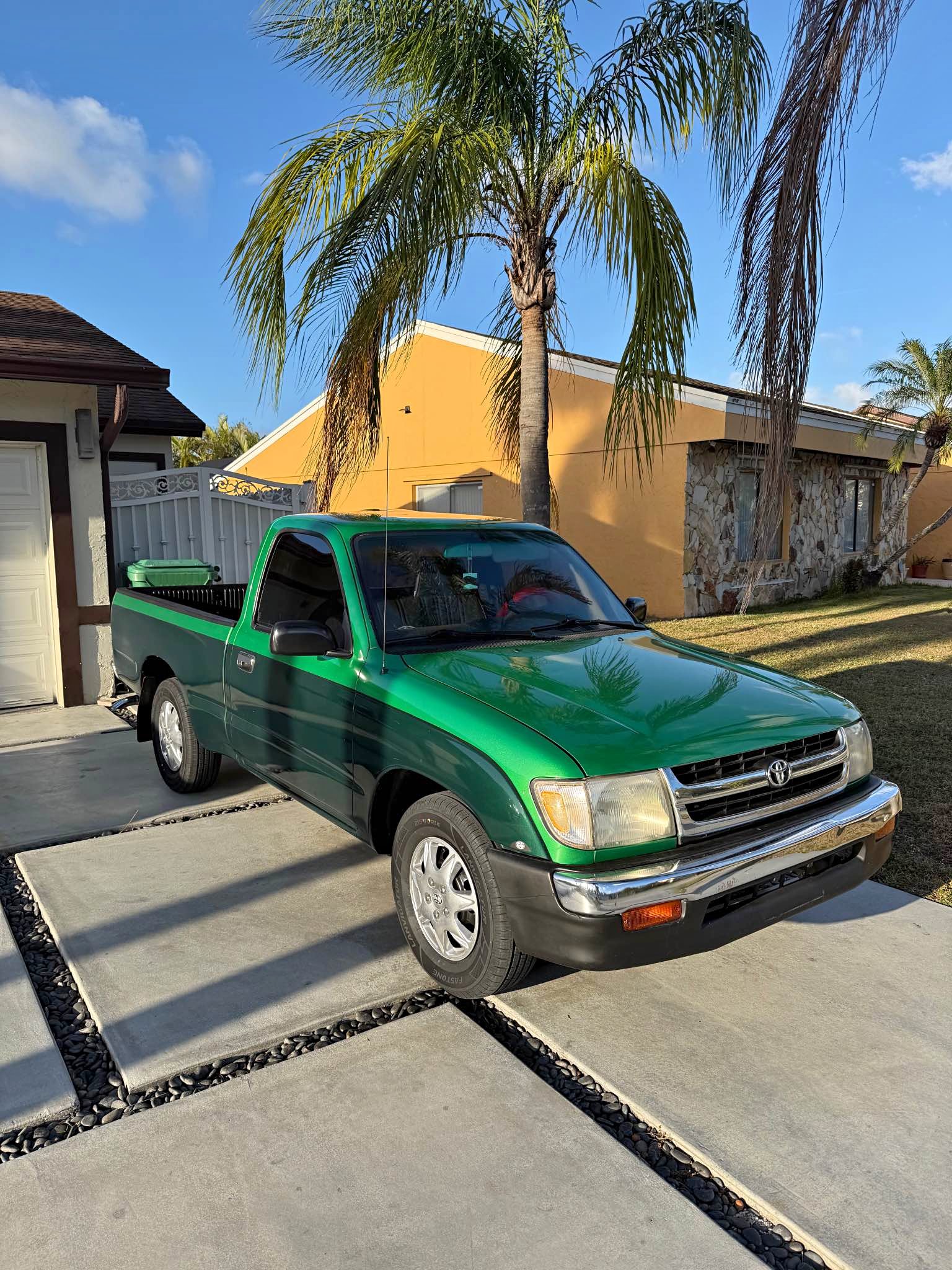 1999 Toyota Tacoma - Base