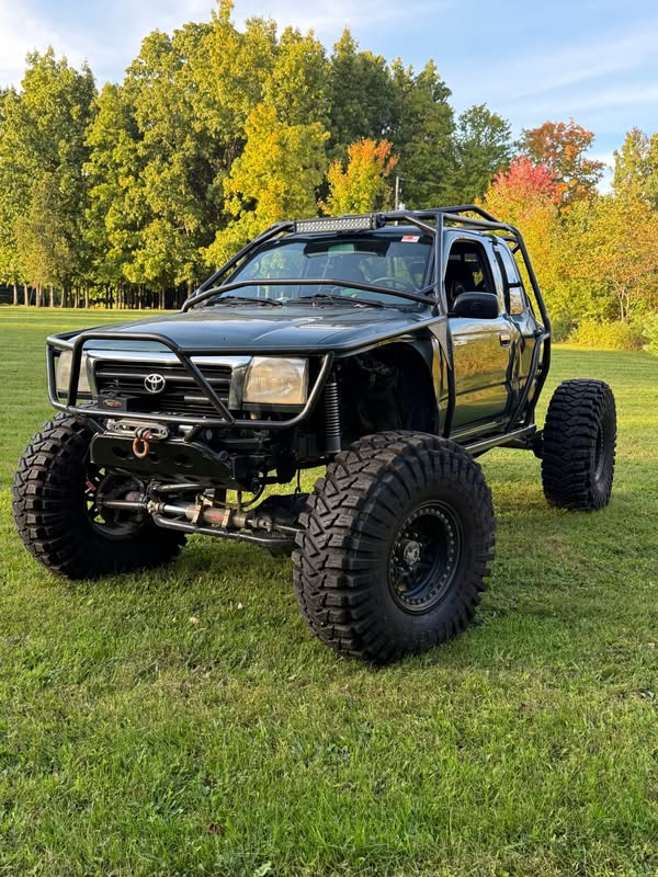 1999 Toyota Tacoma Xtracab - SR5 Pickup