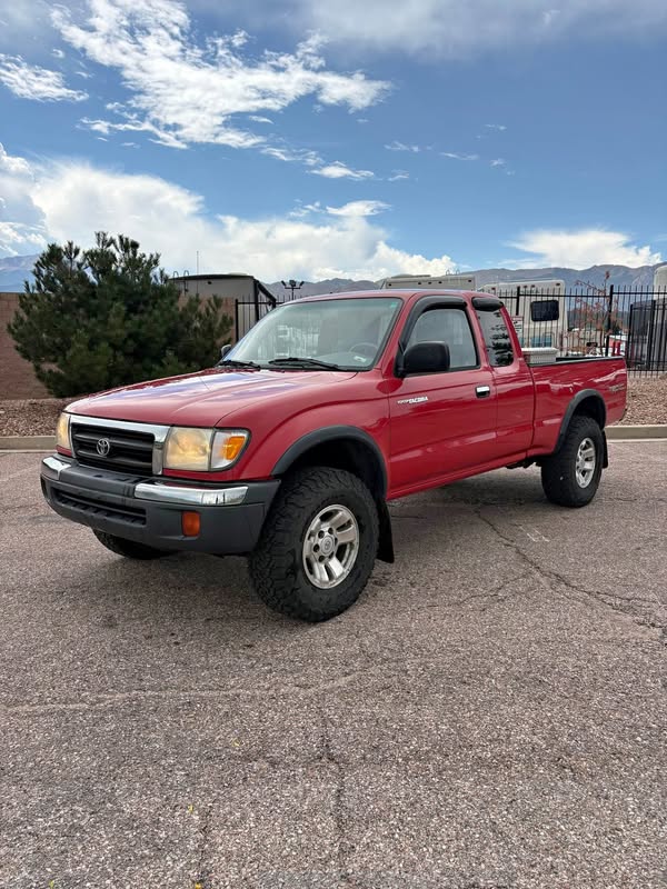 2000 Toyota Tacoma - SR5