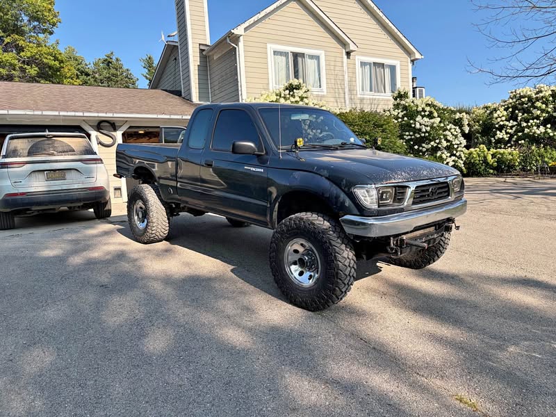 1997 Toyota Tacoma Xtracab - Lx
