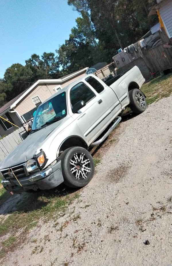 2000 Toyota Tacoma - Limited Pickup 2D 6 ft