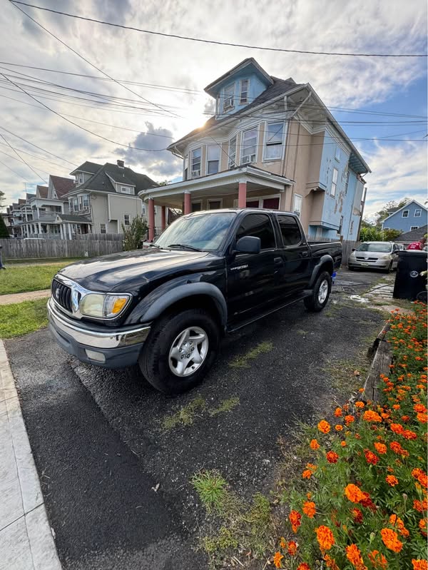 2004 Toyota Tacoma Double Cab - PreRunner 4D