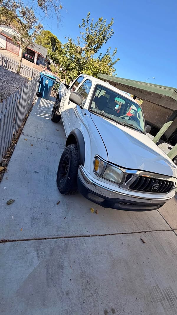 2002 Toyota Tacoma Double Cab - PreRunner 4D
