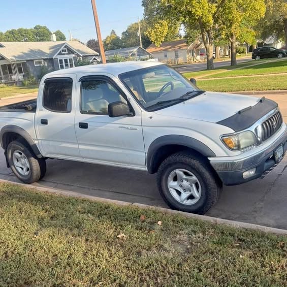 2004 Toyota Tacoma - 4x4