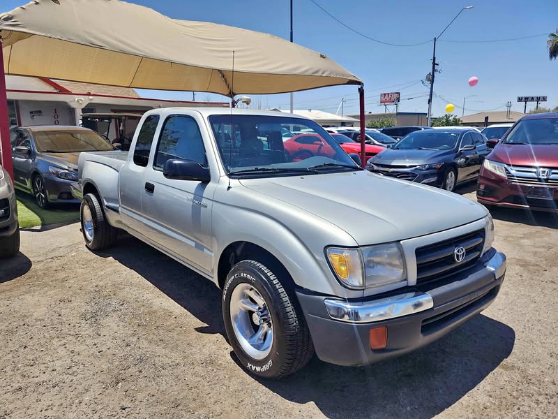 2000 Toyota Tacoma - SR5 Pickup