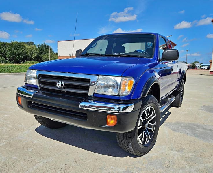2000 Toyota Tacoma - PreRunner