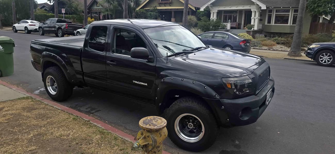 2005 Toyota Tacoma - Pickup