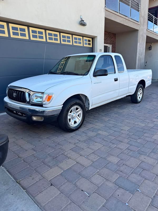 2001 Toyota Tacoma - SR5 Pickup