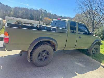 2004 Toyota Tacoma Xtracab - Pickup
