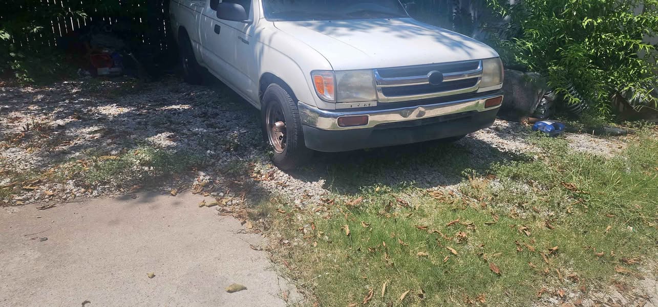 1996 Toyota Tacoma Xtracab - SR5 Pickup